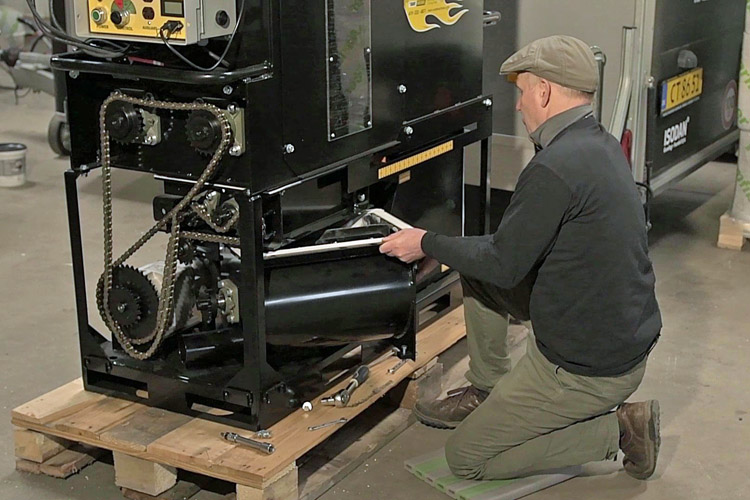 Removing the airlock from the blowing machine